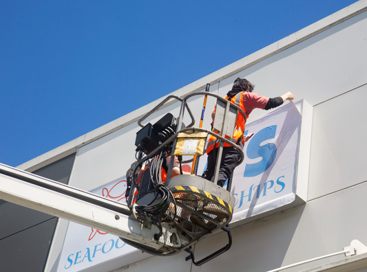 5 Ways Signage Helps Small Businesses Attract Customers
